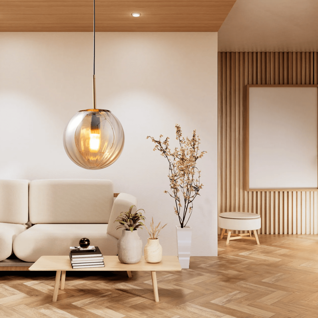 Lampa Luma Glass Ball přináší teplé ambientní světlo do ložnic a jídelních prostor