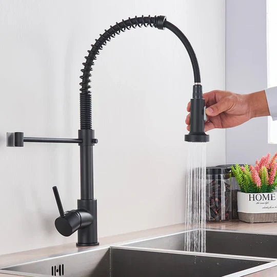 Rubinetto NexaFlow nero opaco per cucina con rotazione a 360 gradi