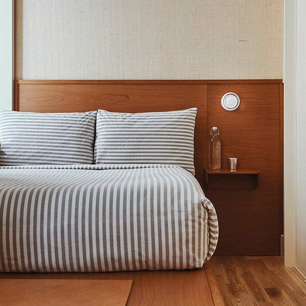 Illuminex Dimple Glass Wall Sconce for Modern Homes