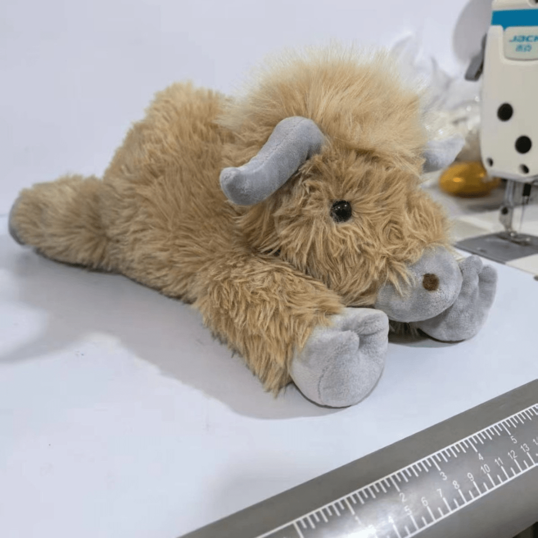 MOOLETTE – Lovable Highland Cow Plush with Cozy, Huggable Design