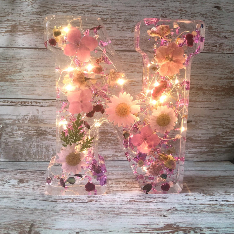 Lampada Alfabeto con Fiori Secchi Illuminazione Notturna per Decorazione Casa Idea Regalo