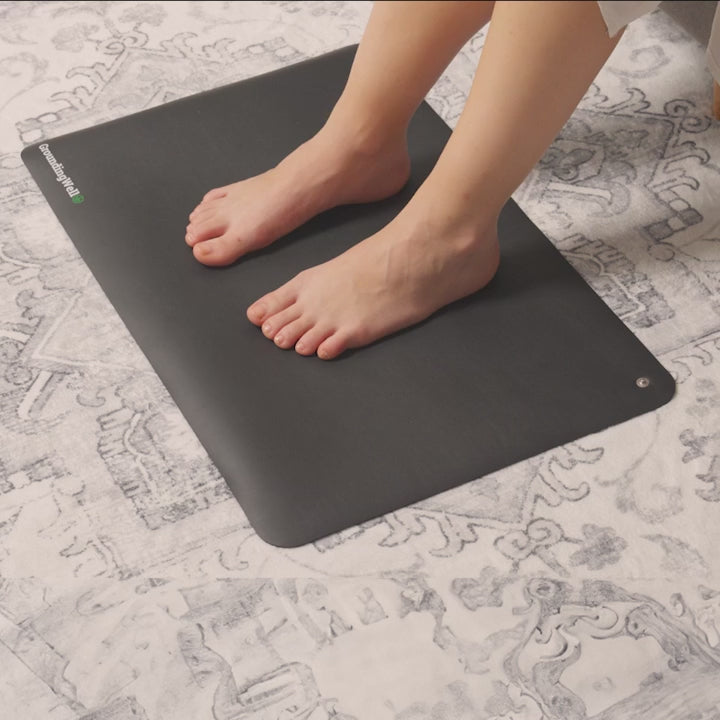 EarthPulse Grounding Mat Recharges Your Natural Energy On The Go