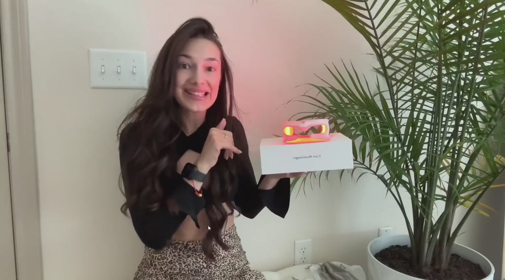 At-Home Under-Eye Red Light Therapy Device With Gentle Vibration