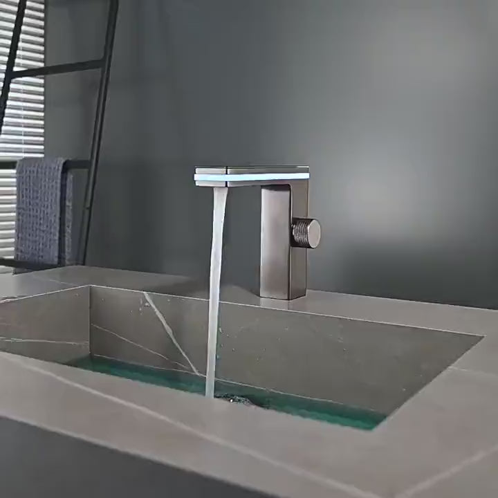 LumaStream dekkmontert LED-kran med integrert hydrogenerator
