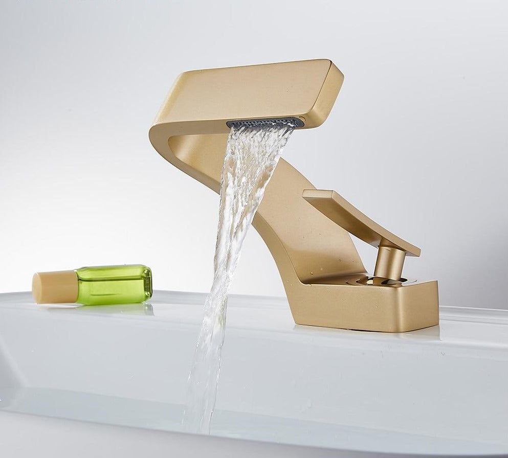 Rubinetto Fluxera Sleek Curve Pensato per l'Uso Domestico Moderno