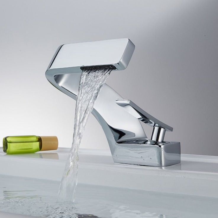 Rubinetto Fluxera Sleek Curve Pensato per l'Uso Domestico Moderno