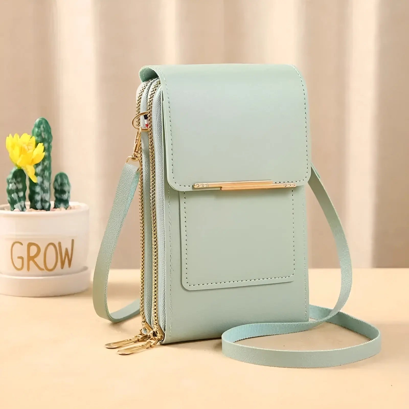 SafeTouch Shoulder Bag In Soft Leather With Anti-Theft Protection For Everyday Use