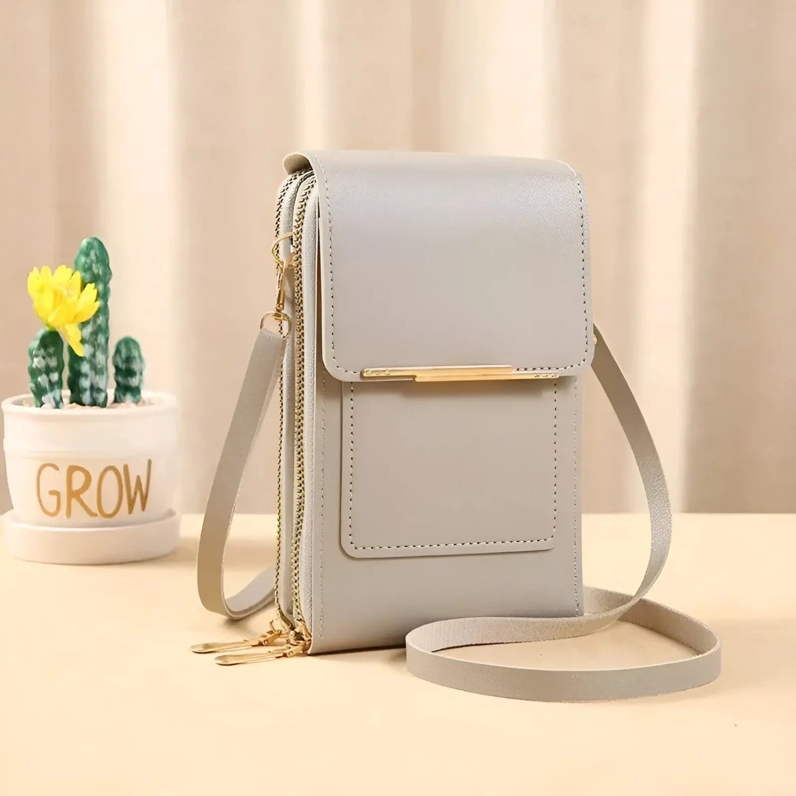 SafeTouch Shoulder Bag In Soft Leather With Anti-Theft Protection For Everyday Use