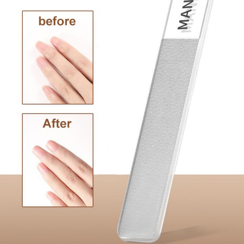 Portable 7-piece manicure set with nail clippers