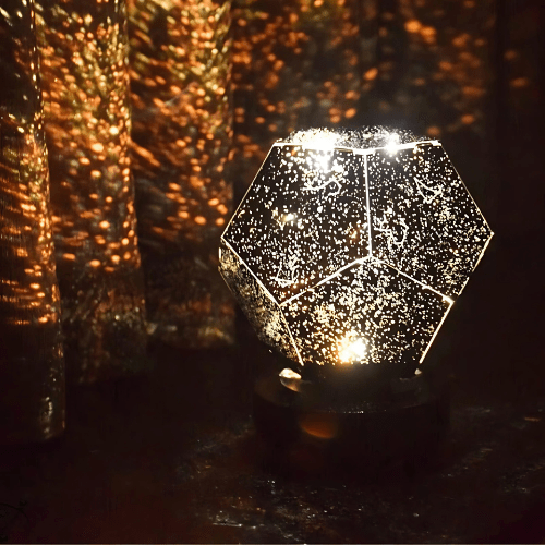 جهاز عرض المجرة StellarLight يملأ غرفتك بسقف ليلي حالمي
