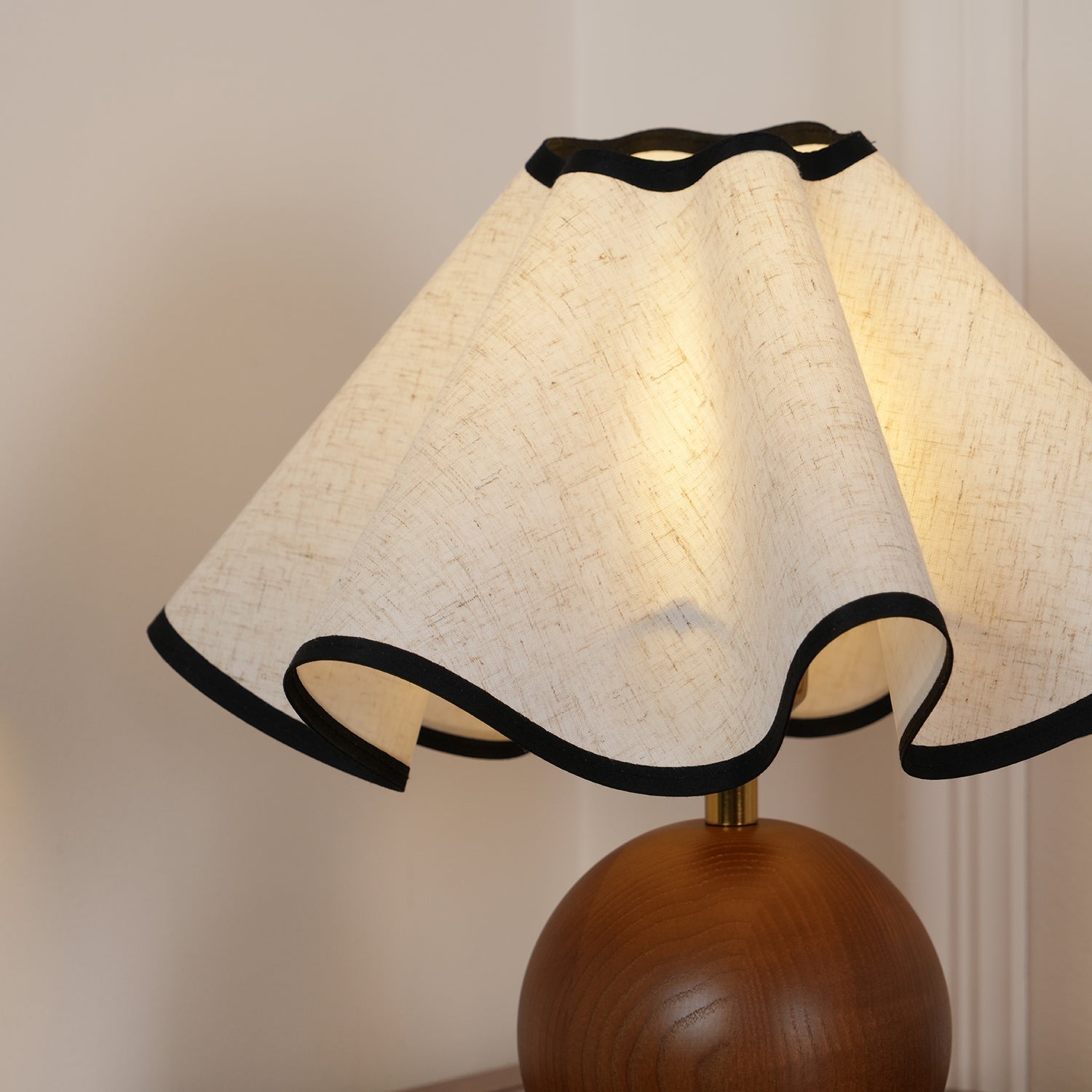 Lampada da Tavolo Moderna Lumenia per Illuminazione Ambientale Interna
